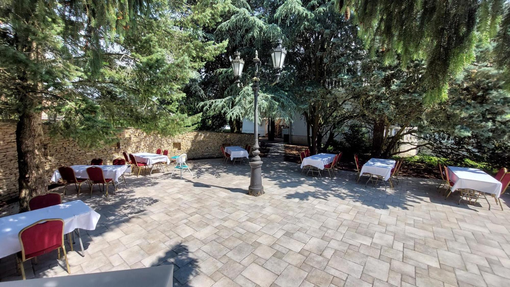 Castle Garden *** Apartment Szombathely Exterior photo