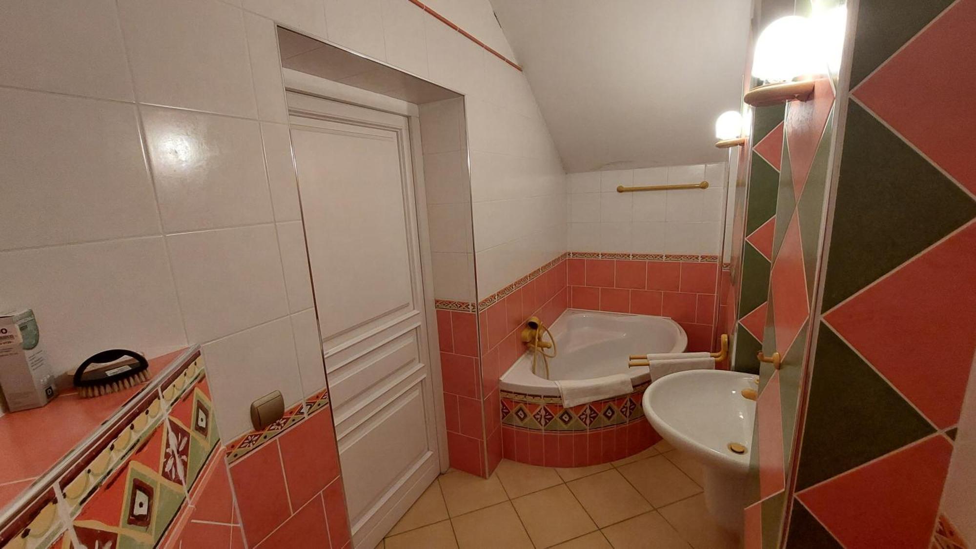 Castle Garden *** Apartment Szombathely Room photo